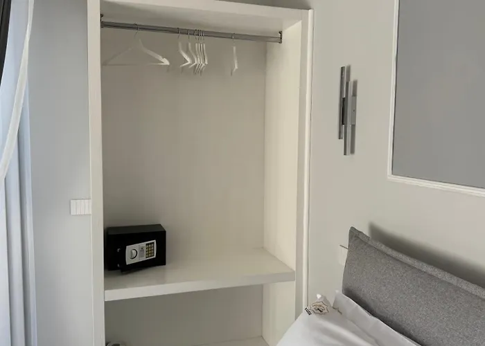 Ac Gold Boutique Rooms&suite Couette-café 4*